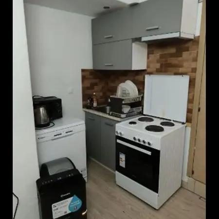 Apartment 2 Bedroom Very